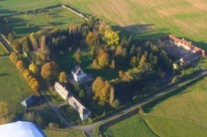 Gîtes du château de la Motte - 奥恩河畔丰特奈