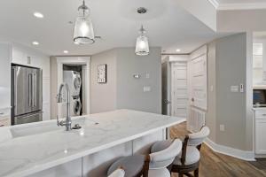 6103 Hampton Place North