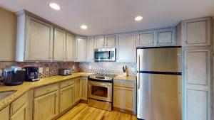 4505 Windsor Court North