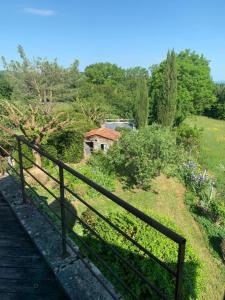 Maisons de vacances Holiday home in Loubressac with pool : photos des chambres