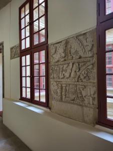 Uzès, au cœur du centre médiéval La Boussole dUzès, appartement de caractère du XVII -ème siècle