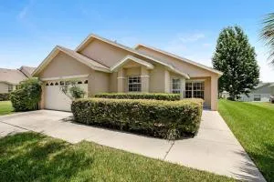 #253-Modern 4 bed home with own private pool close to Disney - Clermont