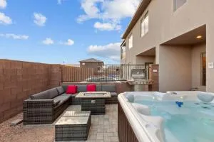 Zion Village Resort 2101 Private Hot Tub, Ping Pong table, and near Zion National Park - Leeds