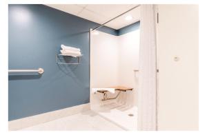 Single Room - Disability Access room in Altoona Grand Hotel