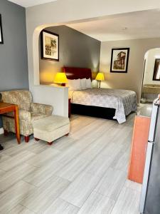 Memphis (TN) American Way Inn & Suites 3-Star Accommodation room
