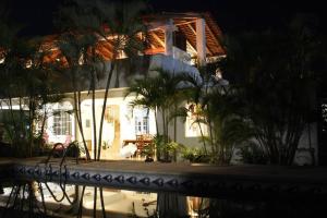 Lush Garden House near beaches with private pool.
