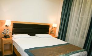 Economy Double Room room in Cromwell International Hotel
