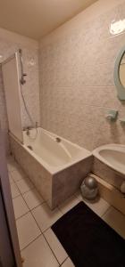 Hotels Coliwork Le Saint Romain : photos des chambres