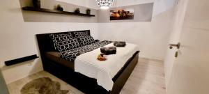 New Modern SelfCheckin PublicFreeParking HighSpeed Wifi KingSizeBed