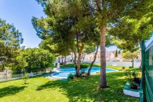 Apartament Casa del Gato Rojo , communal swimming pool , terrace with barbecue