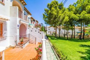 Apartament Casa del Gato Rojo , communal swimming pool , terrace with barbecue