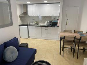 Apartament Casa del Gato Rojo , communal swimming pool , terrace with barbecue