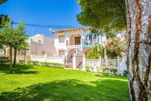 Apartament Casa del Gato Rojo , communal swimming pool , terrace with barbecue