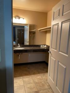 Queen Room - Disability Access room in Fairground Inn
