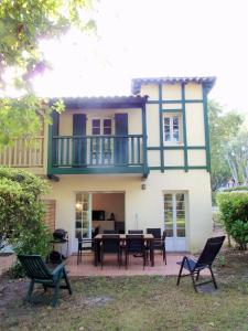 Maisons de vacances Nice 55m in residence with pool and garden ! : Maison de Vacances