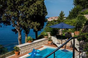 Luxury Beachfront Villa Dubrovnik Palace with private pool and jacuzzi by the beach in Dubrovnik