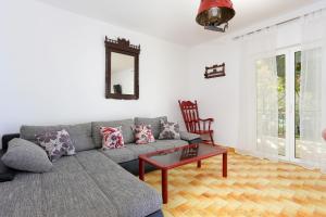Three-Bedroom Holiday Home  room in Seaside holiday house Poljica Trogir - 5161