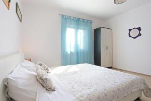 Seaside holiday house Poljica, Trogir - 5161