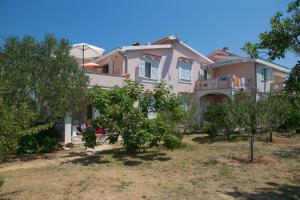 Apartments for families with children Novalja, Pag - 6490 