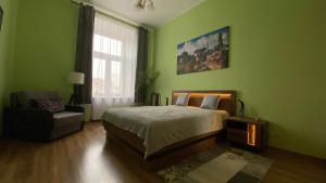 LublinBNB - exclusive FAMILY APARTMENT ------ in the heart of Lublin -------------------------------- bedroom & living room & kitchen