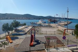 Apartments with parking space Mrljane, Pasman - 20056