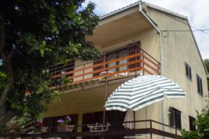 Apartments with parking space Mavarstica, Ciovo - 12435