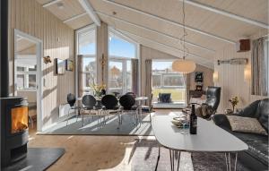 Gorgeous Home In Humble With Kitchen