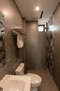 Căn Hộ Nhìn Ra Biển (Apartment with Sea View)