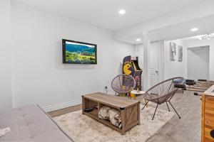 Cozy Home - 9mins to WEM -Foosball -Vintage arcade - Air conditioning