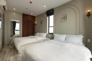 Căn hộ nhìn ra Núi (Apartment with Mountain View)