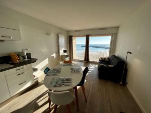 Studio rénové 27m² Quiberon - Centre-ville - FR-1-478-137