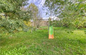 Maisons de vacances Stunning Home In Castelnau-d-mandailles With Wifi : photos des chambres