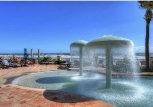 Beautiful one bedroom oceanfront condo