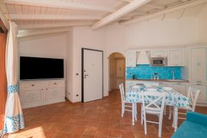 Celeste House With Pool - Happy Rentals img10