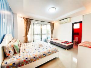 บ้านรัชนี ปาร์ตี้ พูลวิลล่า หัวหิน 3 ห้องนอน มีสระผู้ใหญ่และสระเด็ก ครัวยุโรป