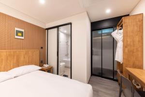 Phòng Tiêu Chuẩn Giường Đôi (Standard Double Room)