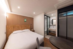 Phòng Đôi Loại Sang (Deluxe Double Room)