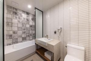 Phòng Giường Đôi Có Sân Hiên (Double Room with Terrace)