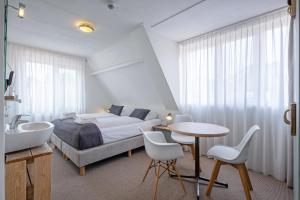 Family Two-Bedroom Suite room in Hotel De Waal