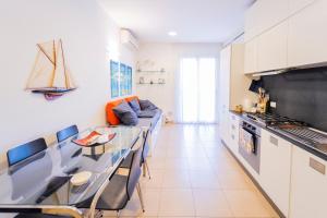 113 - Casa Le Terrazze in centro 100 metri Mare Spiaggia, BOX AUTO GRATIS