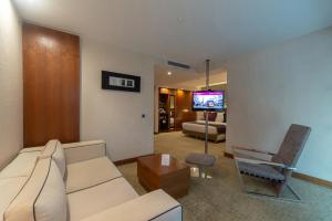 Junior King Suite room in Crowne Plaza Istanbul Harbiye