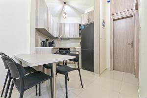 Areos Comfort Living Apartment - Alexandras Ave 72