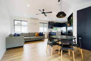 캐슬마인 Castlemaine Gardens Luxury Accessible Villa 싱글룸 로비