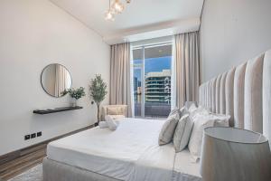 Daniels Canal View 1BR at J One Business Bay