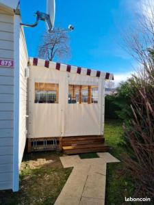 Maisons de vacances Pitch 875 Excellence range mobile home at Les Charmettes 4 without fun pass : photos des chambres
