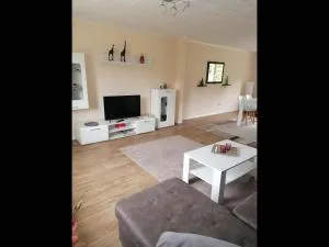 NEU! Morderne Ferienwohnung Hohenzieritz - Krickow