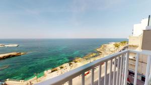 6th floor seafront apartment with open sea views