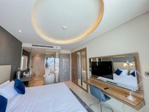 Luton Vacation Homes - Damac Paramount Amazing 3BR, Business Bay, Dubai - 26AB05