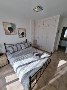 South Facing Apartment, Fantastic Sea Views,Terrace, 300m beach