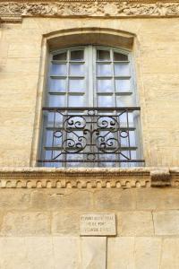 Appartements Uzes, au coeur du centre medieval Le Logis du Consul un bien d'exception du XVIeme siecle : photos des chambres